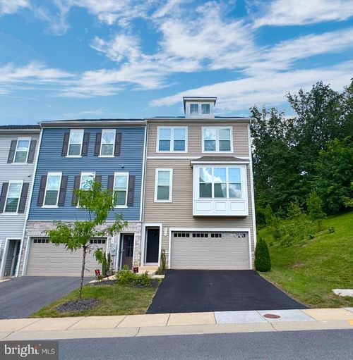 575 Cross Chase Dr, Millersville, MD, 21108-1809 | Card Image