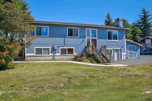 2328 Meadow Ln, Juneau, AK, 99801-9373 | Card Image