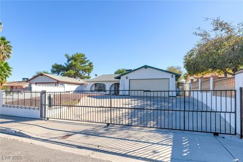 4323 E Twain Ave, Las Vegas, NV, 89121-4621 | Card Image