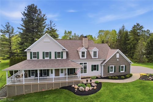 18130 Greatwood Lane, Chagrin Falls, OH, 44023 | Card Image
