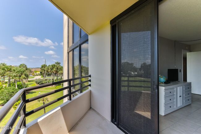 2B1 - 1 Oceans West Blvd, Condo with 2 bedrooms, 2 bathrooms and null parking in Daytona Beach Shores FL | Image 12