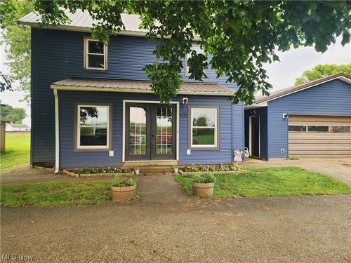 606 Adams St, Conesville, OH, 43811-7504 | Card Image