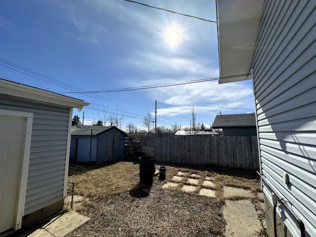 9239 107 Avenue, Home with 4 bedrooms, 2 bathrooms and 4 parking in Grande Prairie AB | Image 37