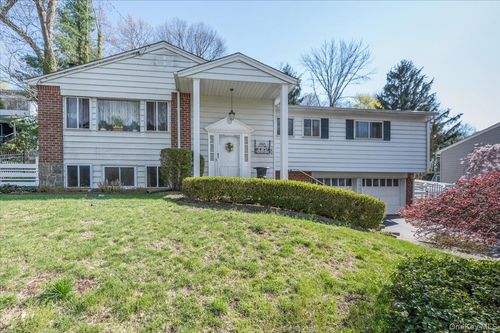 67 Cliftwood Drive, Huntington, NY, 11743 | Card Image