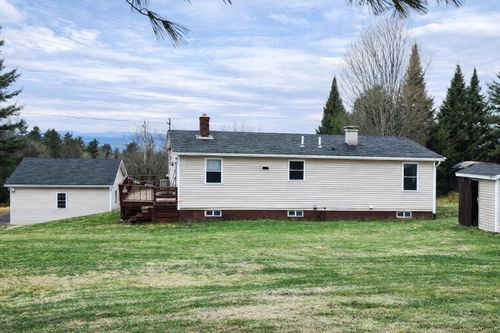 623 E Village Road, Waterford, VT, 05819-9582 | Card Image