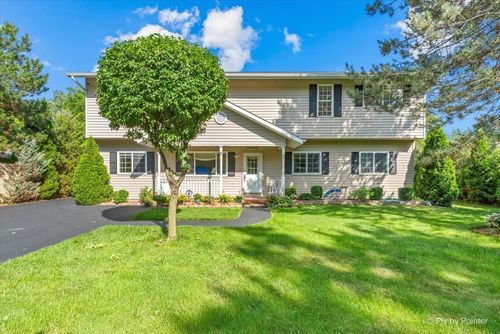 2819 Sun Valley Dr, Cary, IL, 60013-1258 | Card Image