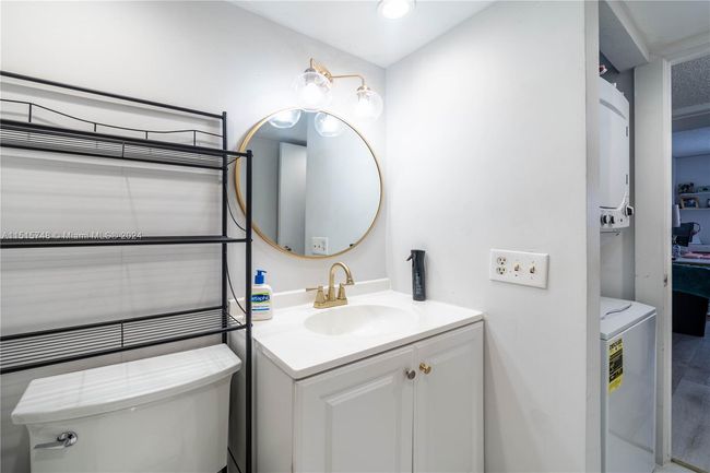 APT-914 - 4174 Inverrary Dr, Condo with 2 bedrooms, 2 bathrooms and null parking in Lauderhill FL | Image 30