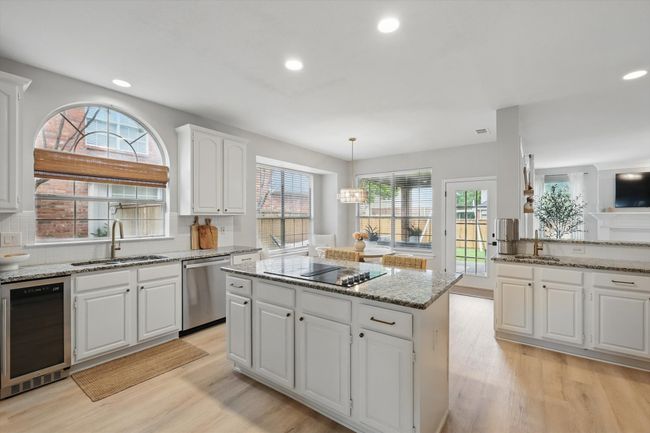 7205 Fair Valley Way, House other with 4 bedrooms, 4 bathrooms and null parking in Plano TX | Image 10