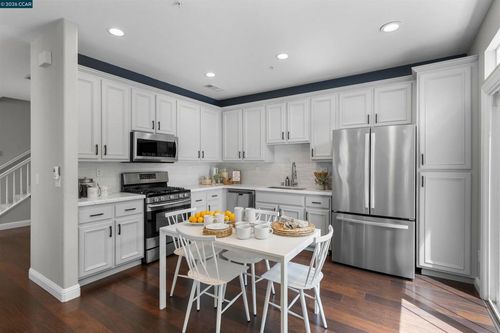 121 Enchanted Way, San Ramon, CA, 94583 | Card Image