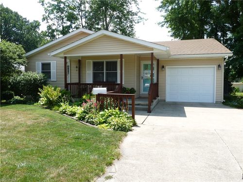 310 E 9th St, Georgetown, IL, 61846-1527 | Card Image