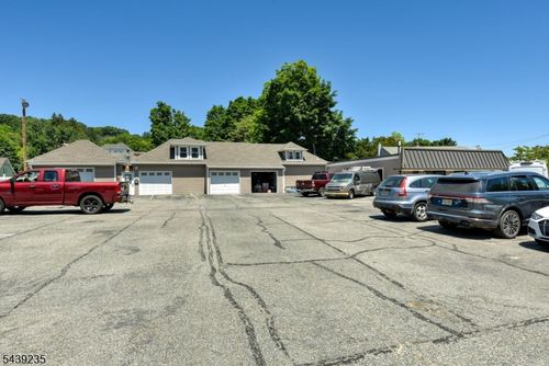 150 Hamburg Tpke, Bloomingdale, NJ, 07403-1217 | Card Image