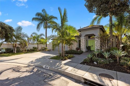 2850 Signal Pointe, Signal Hill, CA, 90755-5627 | Card Image