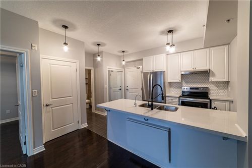 330-5317 Upper Middle Rd, Burlington, ON, L7L0G8 | Card Image