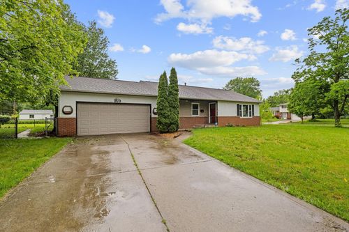909 Hillery Rd, Columbus, OH, 43229-4111 | Card Image