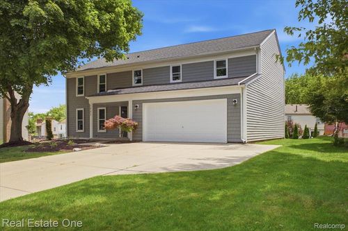 5485 Hammersmith Dr, West Bloomfield, MI, 48322-1454 | Card Image