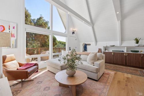 91 Holstein Rd, San Anselmo, CA, 94960-1203 | Card Image