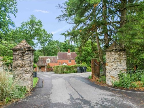 35 Redstone Ln, Washington, PA, 15301-6324 | Card Image