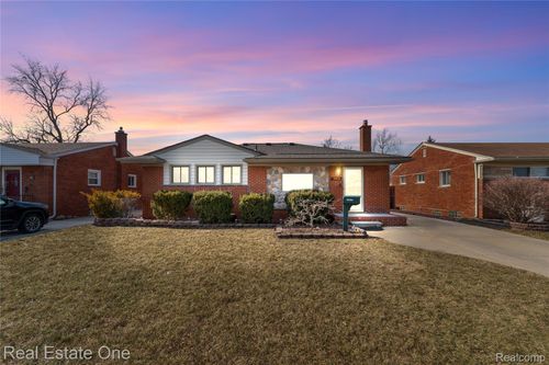 15470 Windemere St, Southgate, MI, 48195-2003 | Card Image