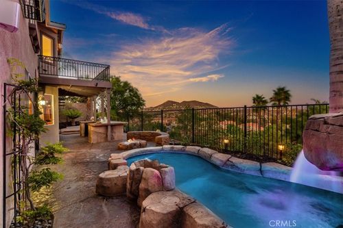 693 John Dr, Corona, CA, 92879-8610 | Card Image