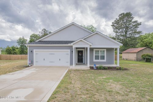 200 Laurel Lake Rd, Salemburg, NC, 28385-8602 | Card Image