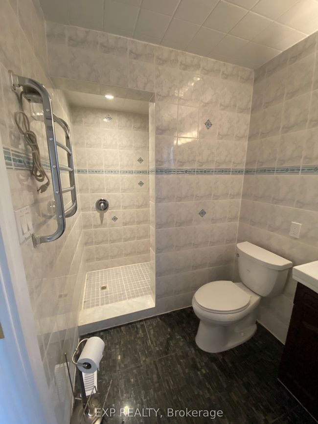 612 Romaine St, House other with 10 bedrooms, 5 bathrooms and 4 parking in Peterborough ON | Image 18