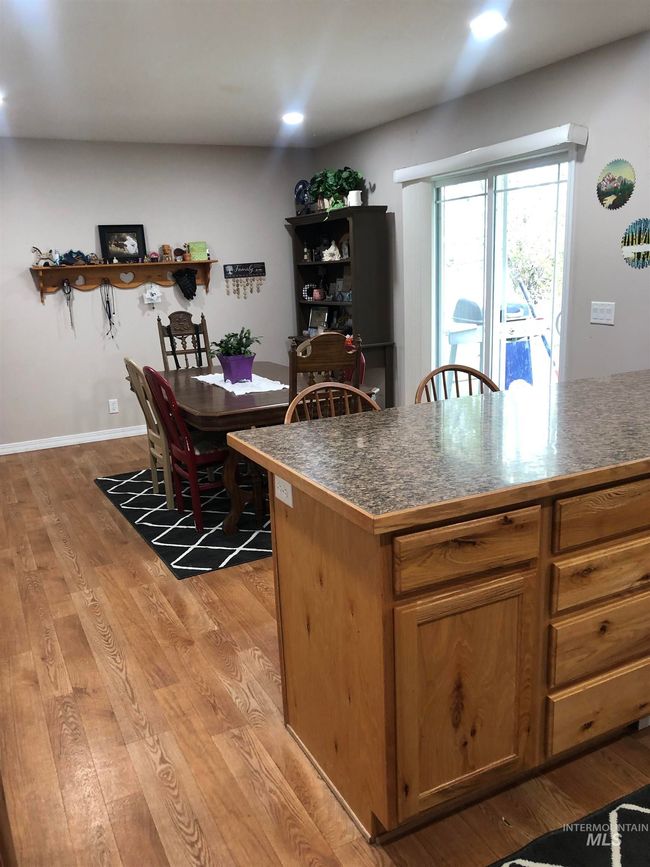 407 Page Cir, Townhouse with 3 bedrooms, 2 bathrooms and 2 parking in Burley ID | Image 4