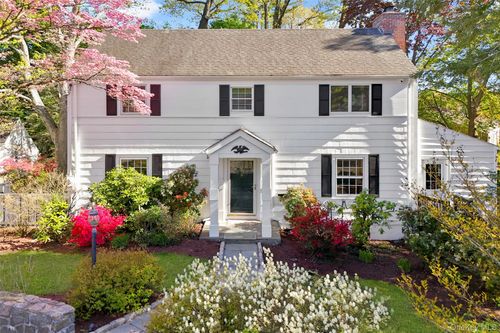 5 Wellyn Close, Yonkers, NY, 10708-6108 | Card Image