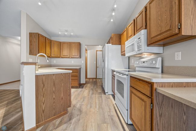 Kitchen | Image 11