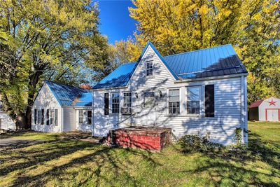 1307 Sun Street, House other with 3 bedrooms, 2 bathrooms and 2 parking in Connellsville PA | Image 1