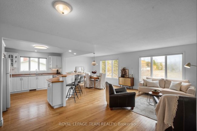 2150 8 Th Line Rd, House other with 5 bedrooms, 2 bathrooms and 8 parking in Metcalfe ON | Image 5