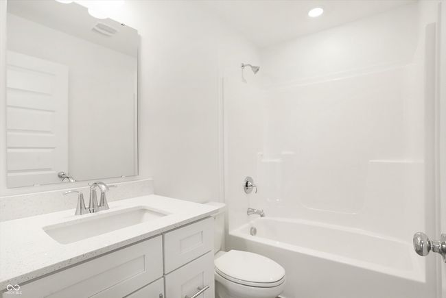 13421 Carlsbad Pl, Townhouse with 3 bedrooms, 4 bathrooms and null parking in Fishers IN | Image 37