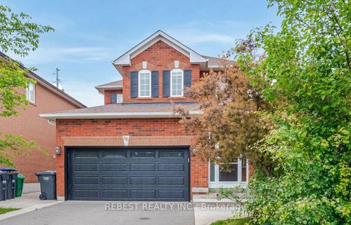 88 Sundridge St, Brampton, ON, L7A1J8 | Card Image