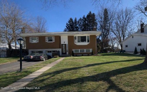 15 Redwood Rd, Saugerties, NY, 12477-2117 | Card Image