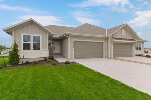 4927 146th St, Basehor, KS, 66007-4900 | Card Image