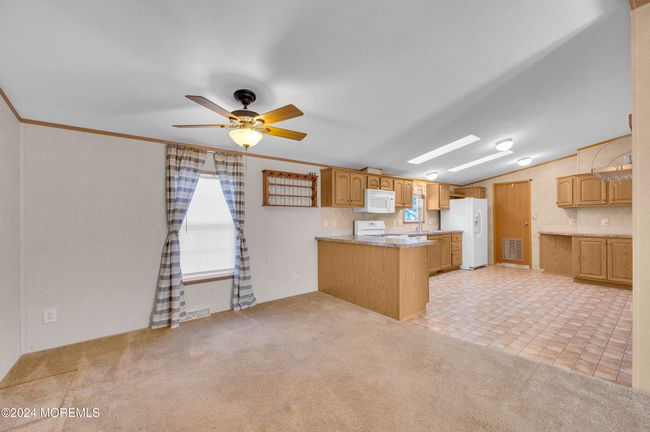 Dining Room into Kitchen | Image 7