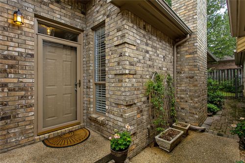 1302 Essex Grn, College Station, TX, 77845-9355 | Card Image
