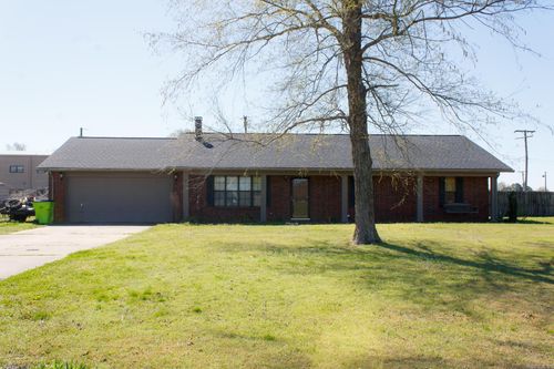 1302 E 20th St, Stuttgart, AR, 72160-6906 | Card Image