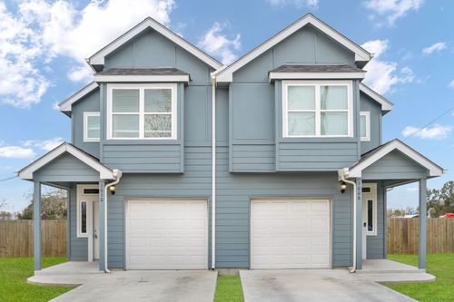 1008 E Fannin St, Luling, TX, 78648-2276 | Card Image