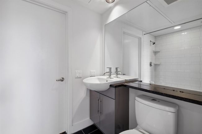 Bathroom 2 sink | Image 21