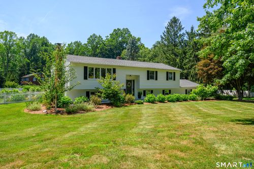 1 Brookwood Dr, Newtown, CT, 06470-1842 | Card Image