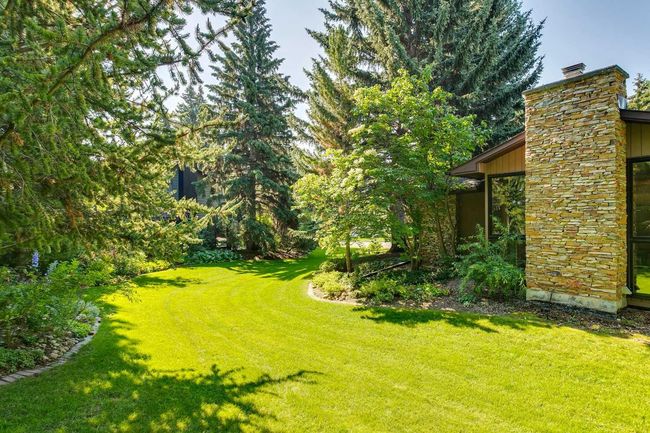 40 Eagle Ridge Pl Sw, House other with 5 bedrooms, 5 bathrooms and 8 parking in Calgary AB | Image 46