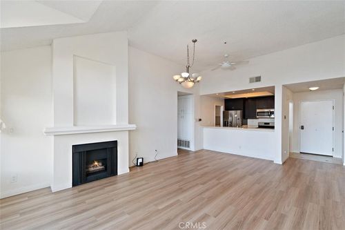 407-2563 Plaza Del Amo, Torrance, CA, 90503 | Card Image