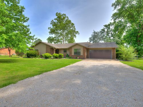 9166 Misty Dr, Claremore, OK, 74019-1083 | Card Image
