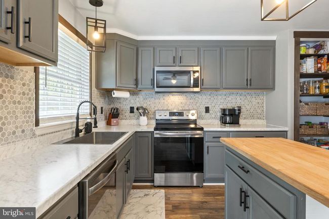 265 Lakeview Dr, House other with 4 bedrooms, 4 bathrooms and null parking in Spring Grove PA | Image 15