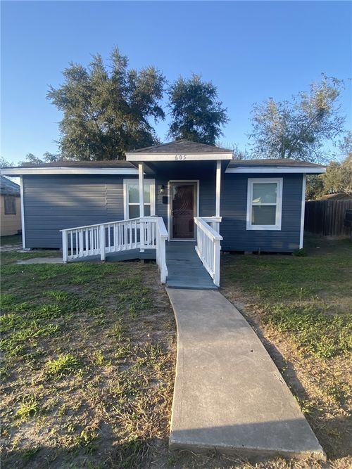 605 Hobbs Ave, Alice, TX, 78332-6365 | Card Image