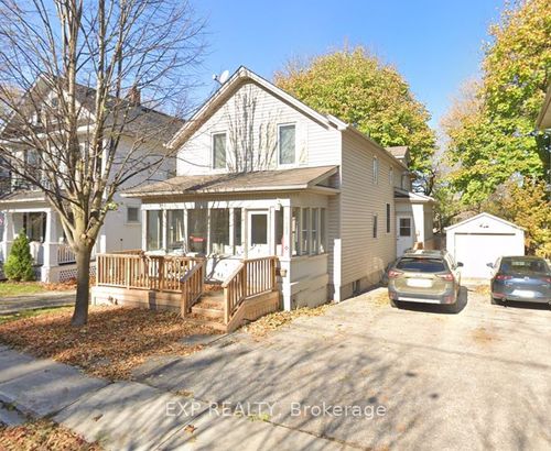 b-411 Simcoe St, Newmarket, ON, L3Y2M4 | Card Image