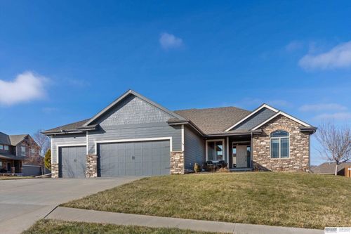 15186 Laurel Avenue, Omaha, NE, 68116 | Card Image