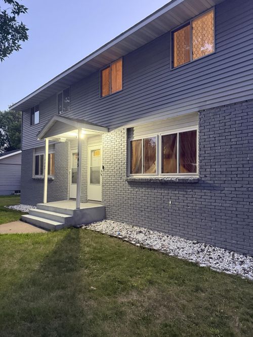 443 32nd Ave N, Saint Cloud, MN, 56303-3764 | Card Image