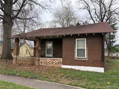 333 N Dye St, Virden, IL, 62690-1425 | Card Image