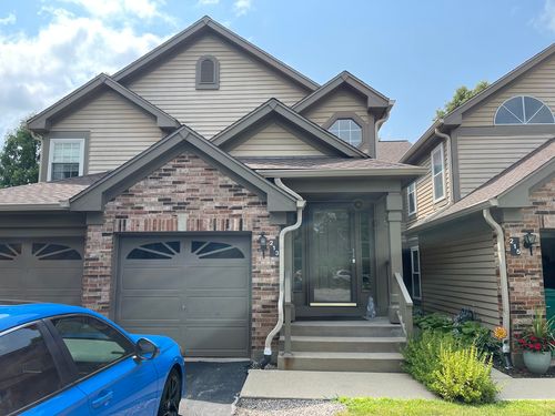 213-213 Old Oak Dr, Buffalo Grove, IL, 60089 | Card Image